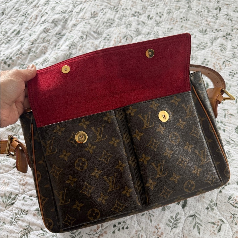 Louis Vuitton Viva Cite GM Monogram Shoulder Bag - Picture 5 of 12